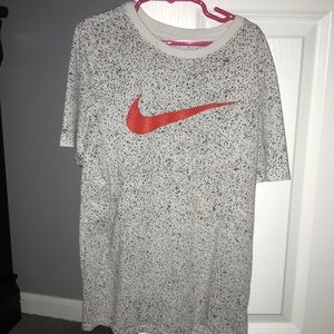 Youth Large Dotted Nike Short Sleeve Shirt